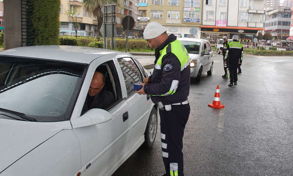 Trafik ekipleri göz açt?rm?yor