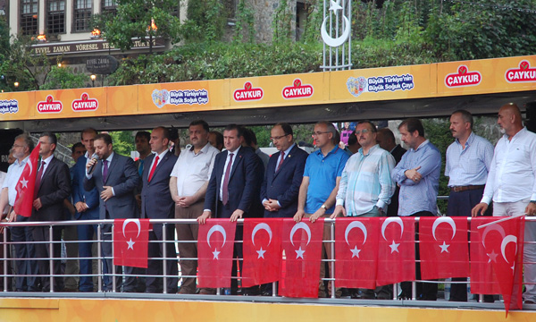 Rize Cumhuriyet meydan?na s??mad?