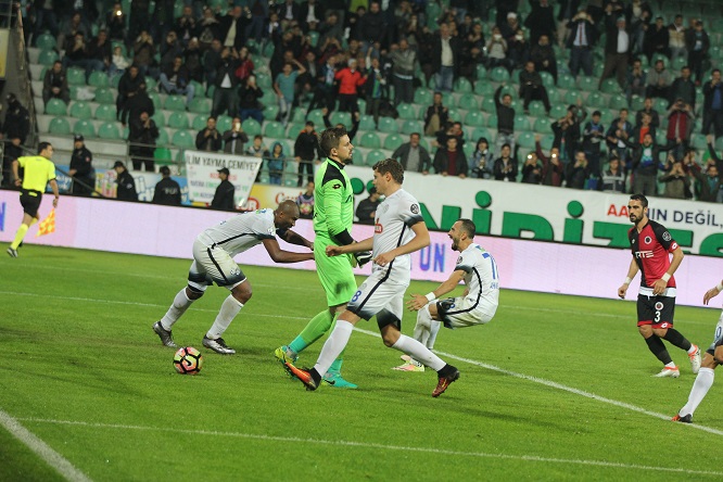 Rize Gençleri Dize Getirdi ! 2 - 1