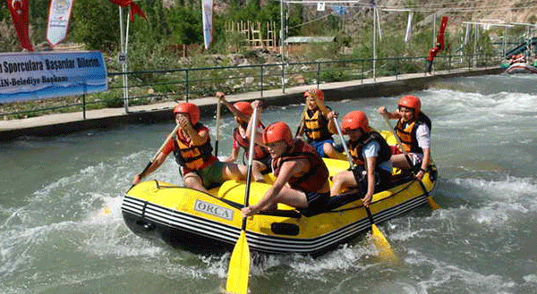 Yusufeli`nde Rafting şampiyonası başladı