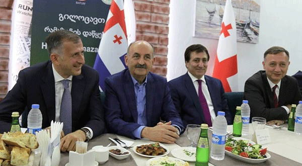 Muezzinoğlu Batumda iftara katıldı