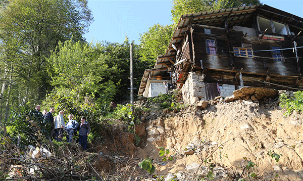 Bektaş Afet yaralarını inceledi
