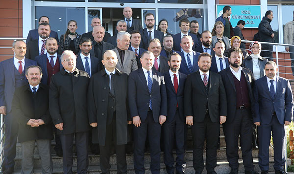 AKP kurmayları ile toplandı