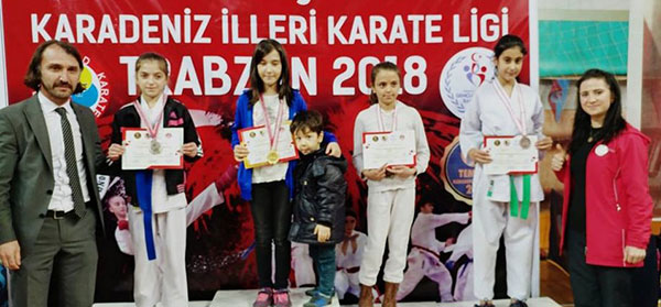 Arhavili Karatecilerden büyük başarı