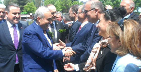 ÇAY BAHÇELERİNİ BİRLEŞTİRİN