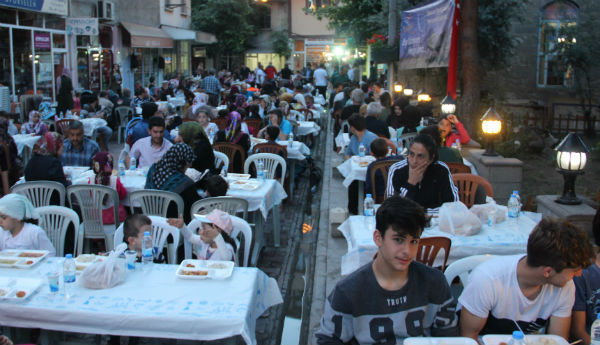 Geleneksel İftar Yemeği Günleri Merkez Mahallesinde Başladı