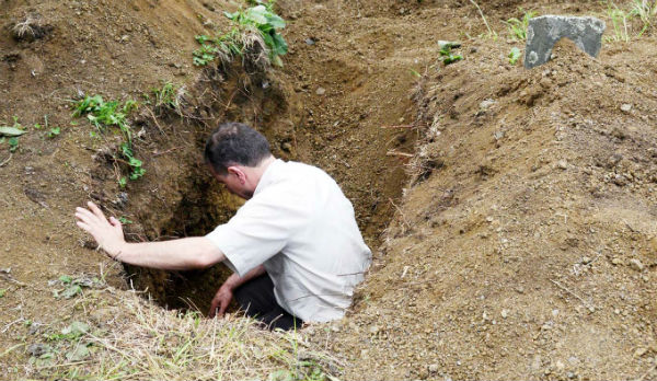 Trabzonda mezar soyguncuları boş durmuyor