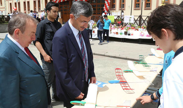 Vali Bektaşın Okul Ziyaretleri Devam Ediyor