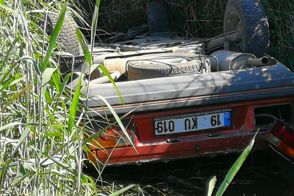 Kanala uçan otomobilde burnu bile kanamadı