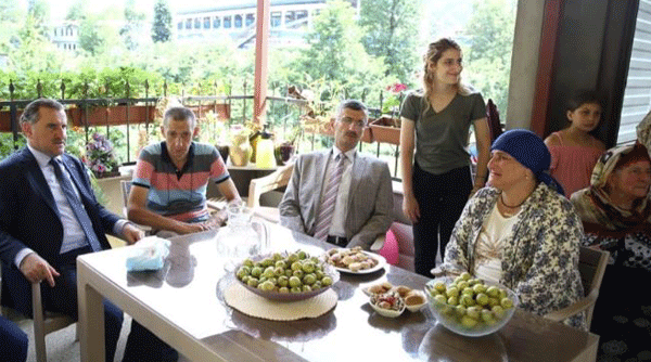 Bakan Bak`tan Şehit Ailelerine Ziyaret