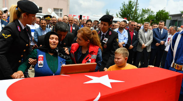 Şehit Uzman Çavuş Baştan, toprağa verildi