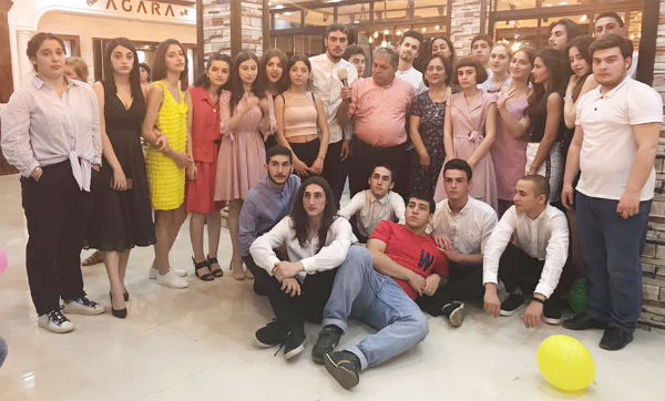 Gürcü Öğrenciler Mezuniyeti Artvinde Kutladı