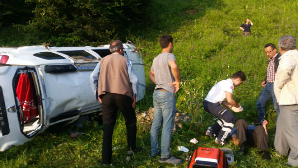 yayla dönüşü kaza: 1 ölü 3 yaralı