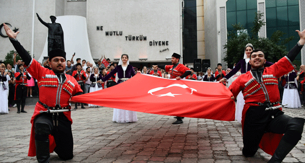 Halk oyunları Türkiye şampiyonası başladı