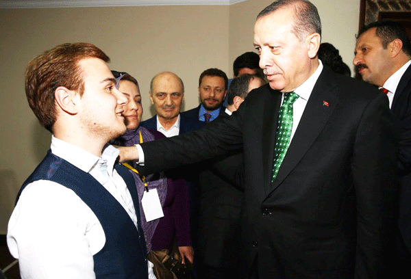 Erdoğan`a ulaşan kas hastası Mustafa, iyileşiyor