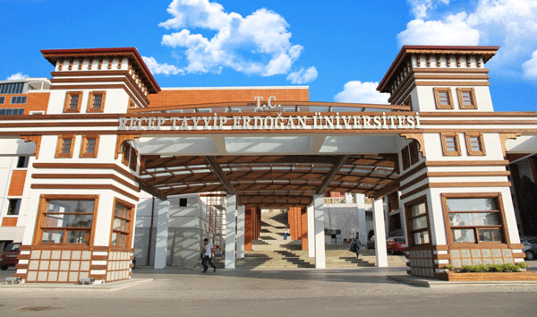 RTEÜden Öğrencilere Başarı Bursu