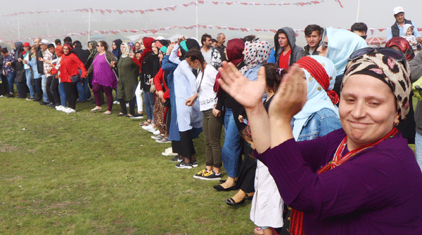 Yayla Şenlikleri`nde 2 saat 16 dakika horon oynandı