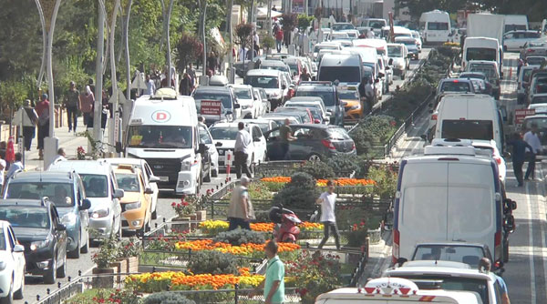 Gurbetçiler şehir nüfusunu 3 katına çıkardı