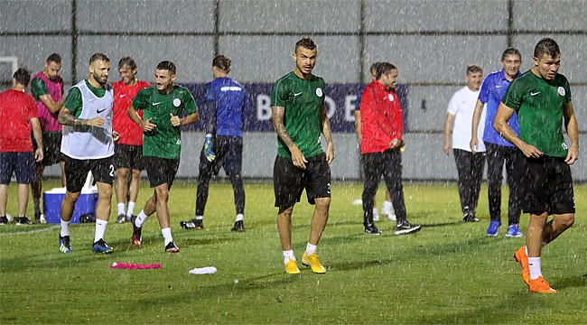 Çaykur Rizespor Karaca ile idmana çıktı