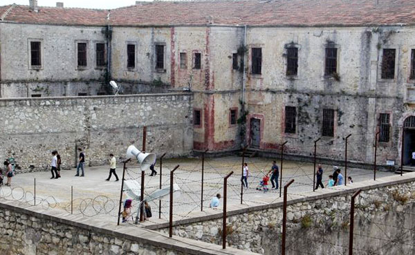 Şerefsizi As, Kaderciyi Bırak