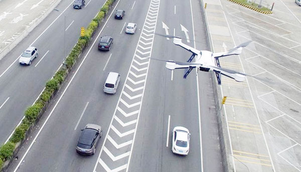 Emniyetinden drone ile trafik kontrolü