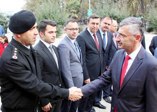 Vali Erdoğan Bektaş, göreve başladı