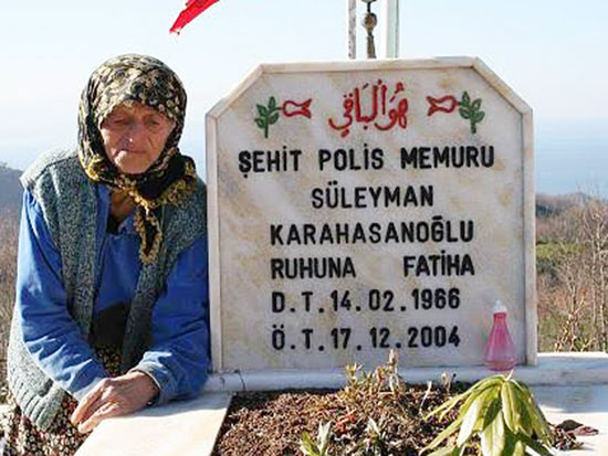 Oğlunun şehit olduğu günün yıl dönümünde toprağa verilecek