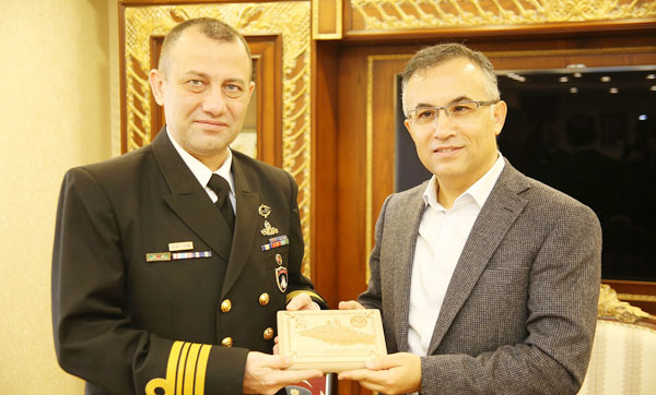 Tcg Yavuz Firkateyni Rize Limanında