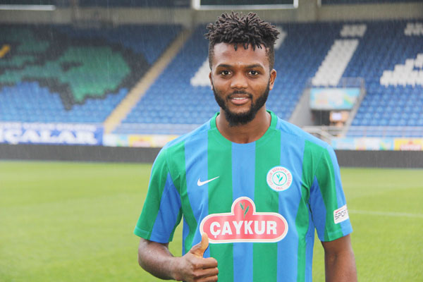 Çaykur Rizespor yeni transferlerini tanıttı