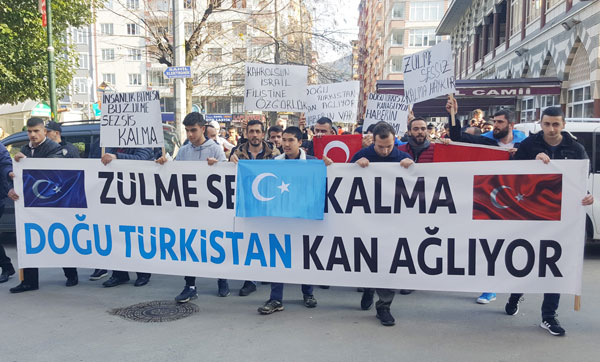 Rize`den Uygur Türklerine destek