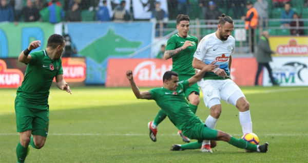 Rizespor ikinci yarıda açıldı