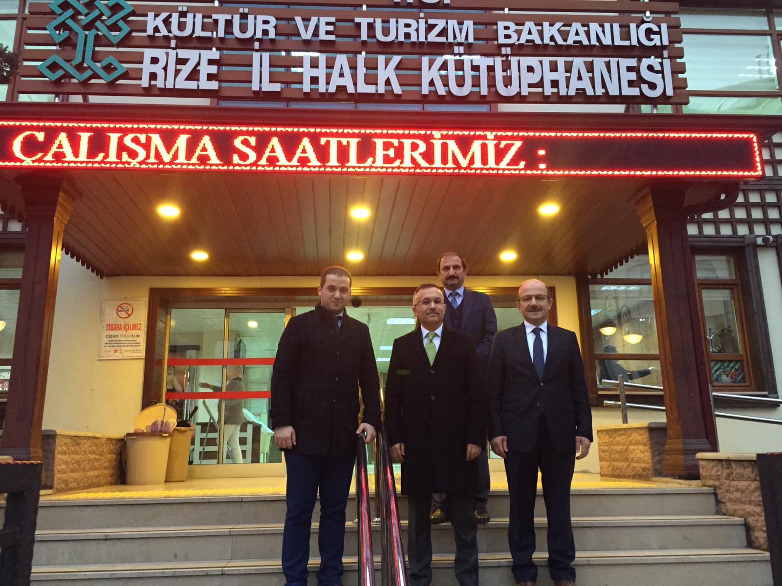 Ceber den Kütüphaneye ziyaret