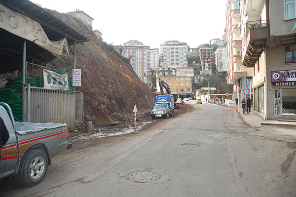 Kale yolu genişliyor