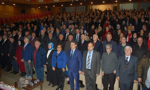 CHP Adayları ile sahne aldı