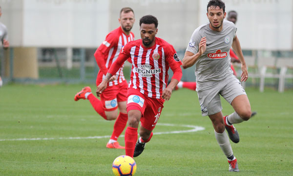 ATMACA YUVAYA DÖNÜYOR