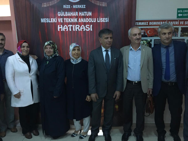 Meslek lisesi ürünlerini tanıttı