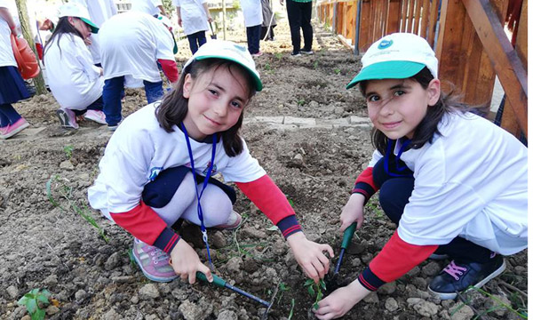 Çocuklar toprağı sevdi