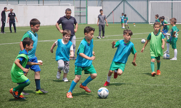 Anne Baba haydi futbola projesi başladı