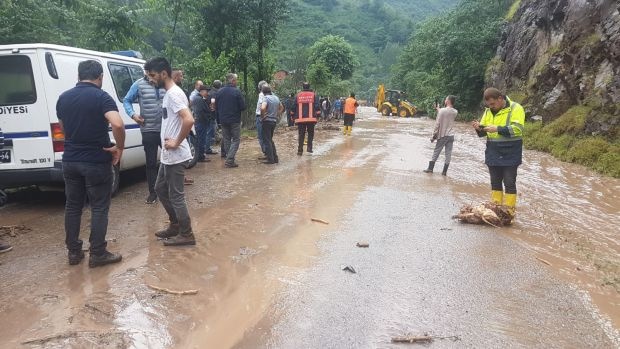 Araklı da HES borusu patladı