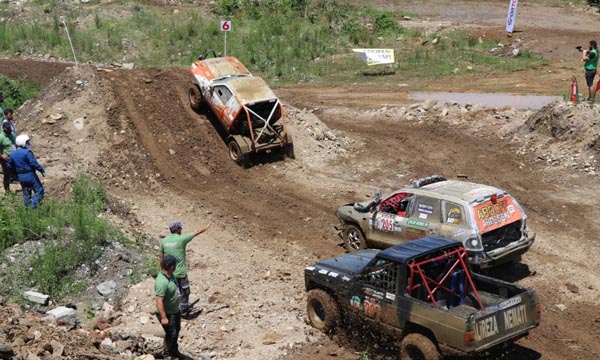 Offroad Yarışları Nefes Kesti