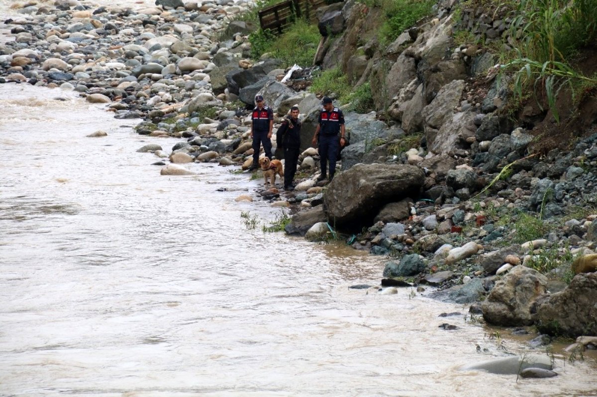 Rize yaralarını sarıyor