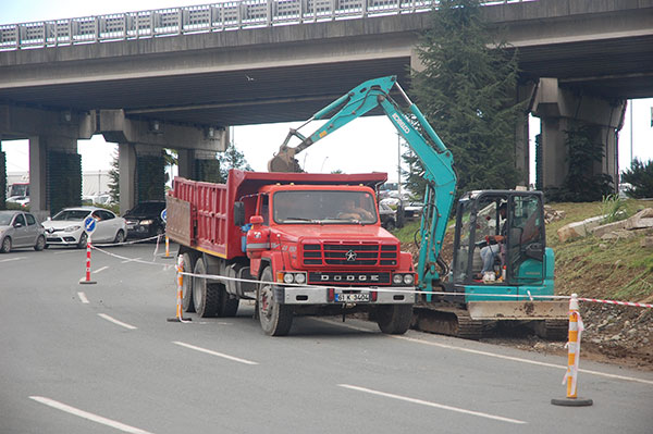 Menderes bulvarına çözüm aranıyor