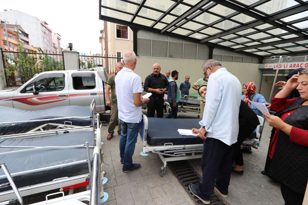 Hastalara karyola desteği devam ediyor