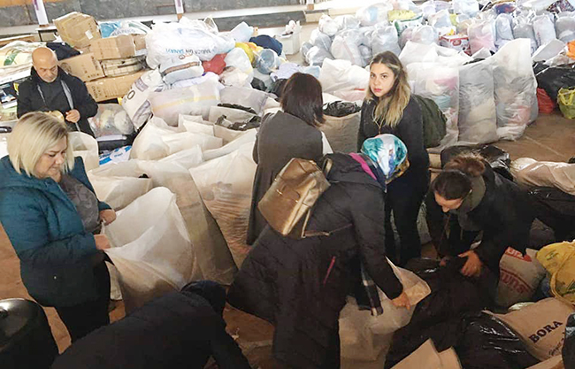 Düğün salonu doldu taştı