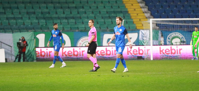 İLK YARI SONUCU RİZESPOR 0 - KASIMPAŞA 0