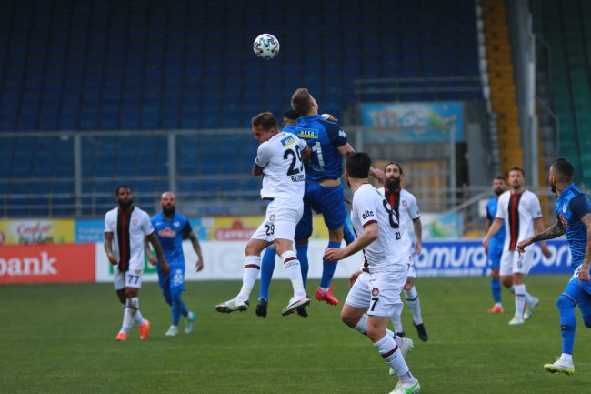 GÜMRÜĞÜ GEÇEMEDİK 0-0