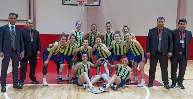 RİZE BELEDİYESPOR KADIN BASKETBOL TAKIMI 3'TE 3 YAPTI