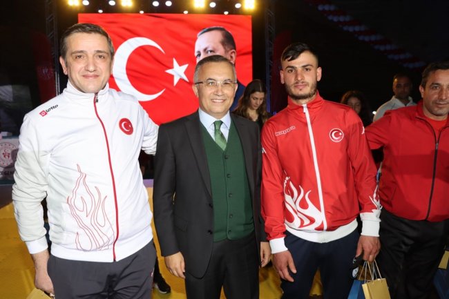 Rize’de Sporun Yıldızları Ödüllerine Kavuştu