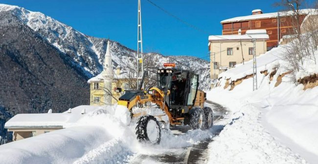 Karla mücadele yükseklerde devam ediyor