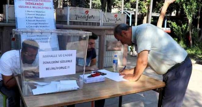 İsim için sandığa gittiler